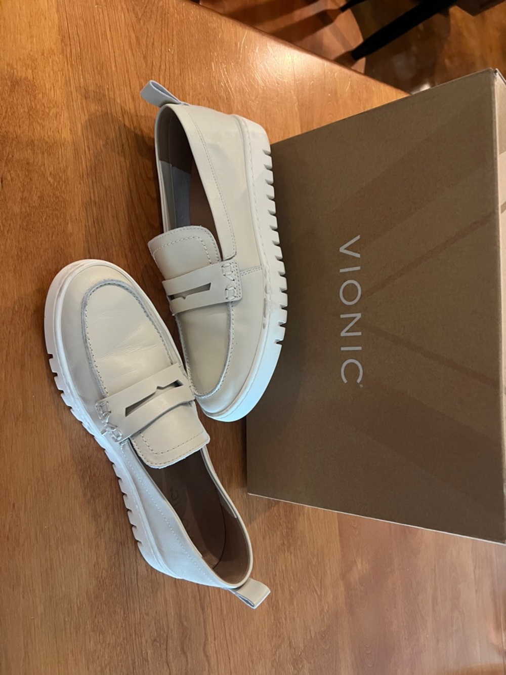 Vionic Off-White Leather Slip-On Loafers